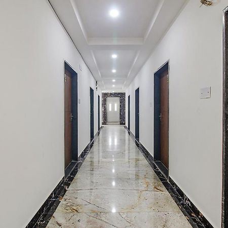 Fabhotel W Grand Suites - Nr Lanco Hills, Manikonda ไฮเดอราบัด ภายนอก รูปภาพ