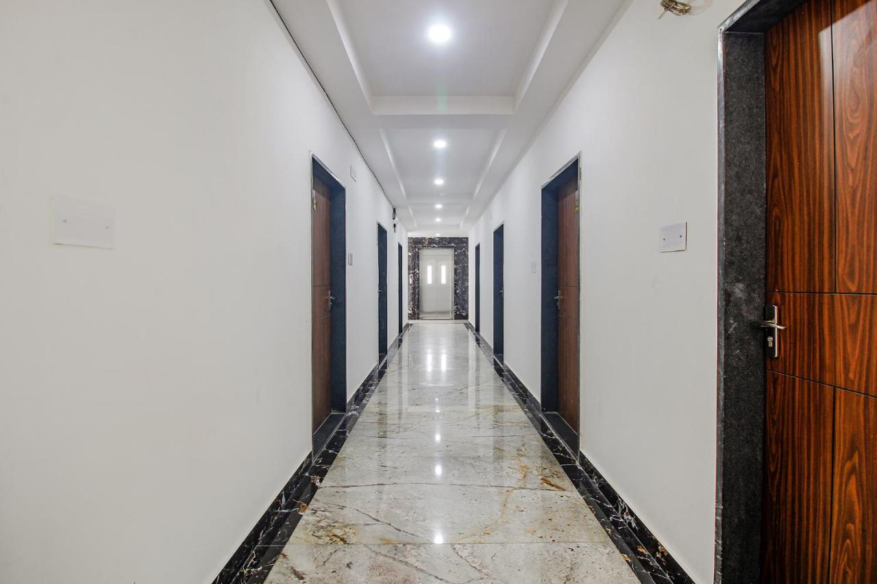 Fabhotel W Grand Suites - Nr Lanco Hills, Manikonda ไฮเดอราบัด ภายนอก รูปภาพ