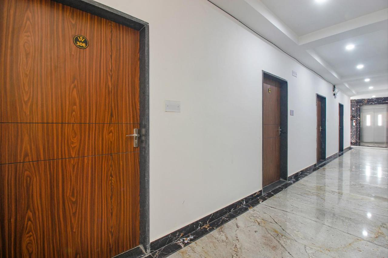 Fabhotel W Grand Suites - Nr Lanco Hills, Manikonda ไฮเดอราบัด ภายนอก รูปภาพ